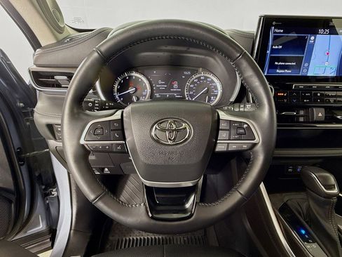 Certified 2022 Toyota Highlander Limited image 11