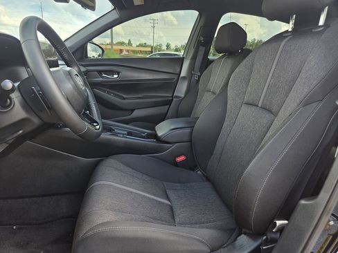 Used 2025 Honda Accord Sport image 15