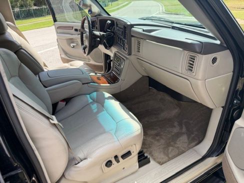 Used 2002 Cadillac Escalade AWD image 15