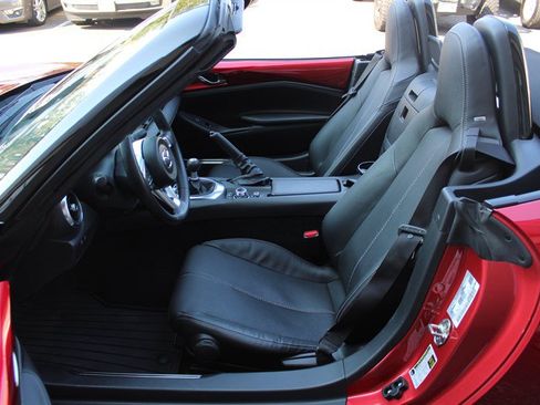 Used 2022 MAZDA MX-5 Miata Grand Touring RWD image 26