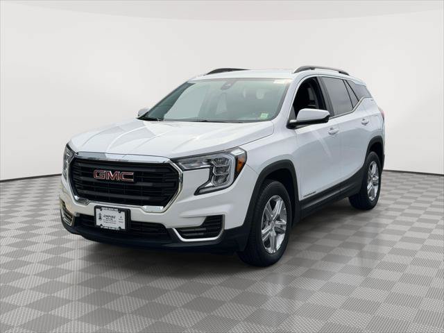 Used 2023 GMC Terrain SLE w/ Driver Convenience Package AWD/4WD image 3