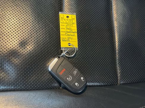 Used 2015 Jeep Grand Cherokee Overland image 27