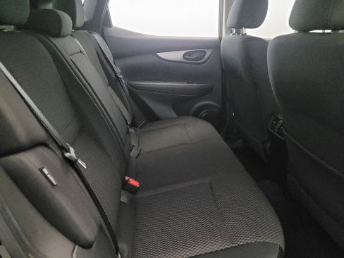 Used 2022 Nissan Rogue Sport S image 19