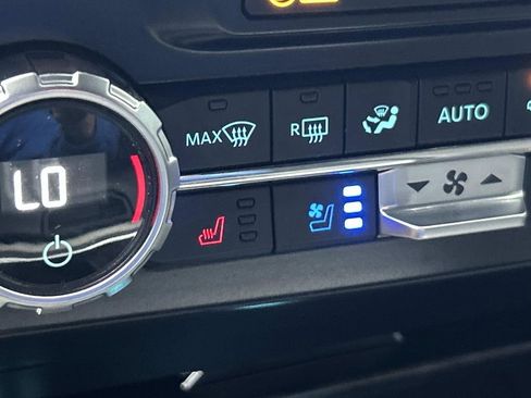 Used 2022 Ford F250 Lariat w/ Tremor Off-Road Package image 34