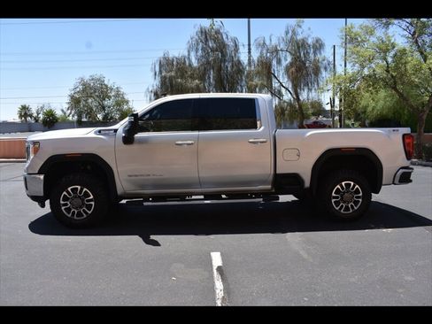 Used 2021 GMC Sierra 2500 SLE w/ SLE Convenience Package AWD/4WD image 4