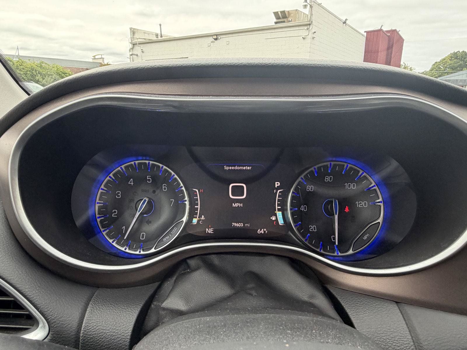 Used 2018 Chrysler Pacifica Touring-L Plus FWD image 13