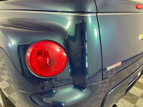 Used 2005 Chevrolet SSR w/ Preferred Equipment Group RWD image 17