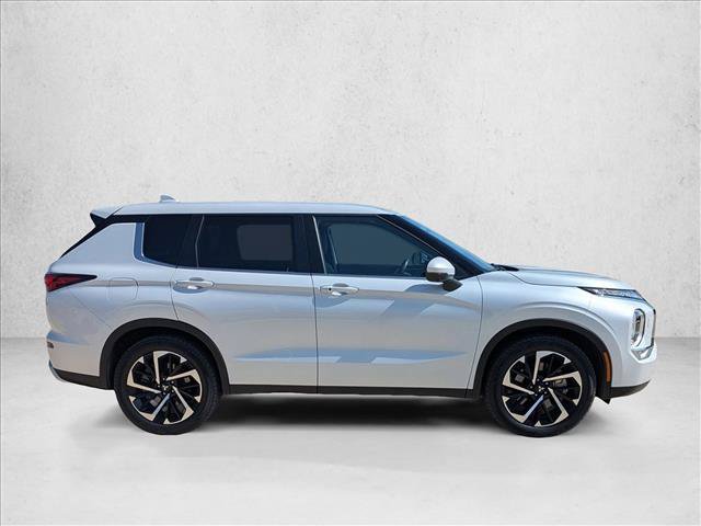 Used 2022 Mitsubishi Outlander SE AWD/4WD image 4