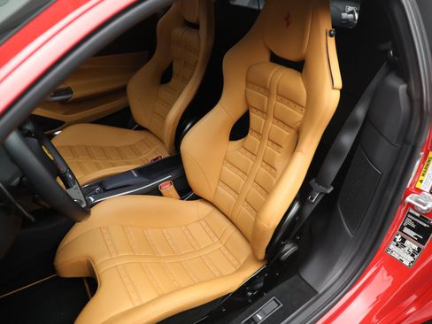Certified 2020 Ferrari F8 Tributo RWD image 15
