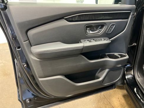 Used 2023 Honda Pilot Elite image 12