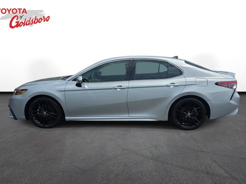 Used 2021 Toyota Camry XSE FWD image 8