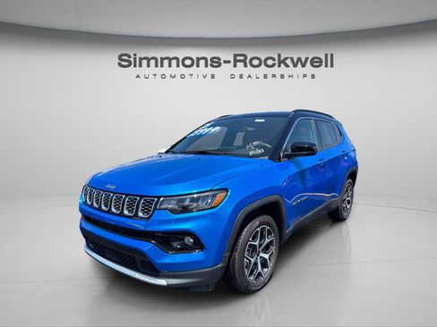 Used 2025 Jeep Compass Limited AWD/4WD image 2