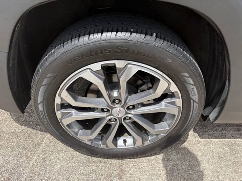 Used 2018 GMC Terrain SLT w/ Preferred Package FWD image 14