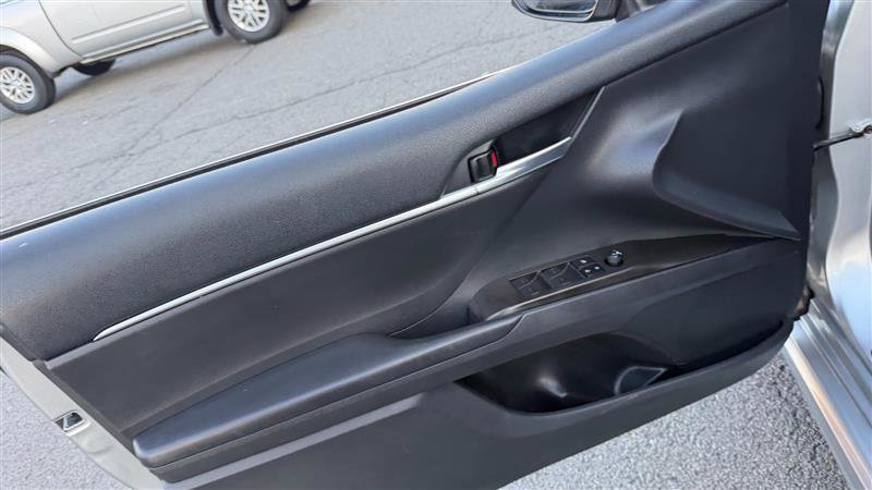 Used 2021 Toyota Camry SE FWD image 25