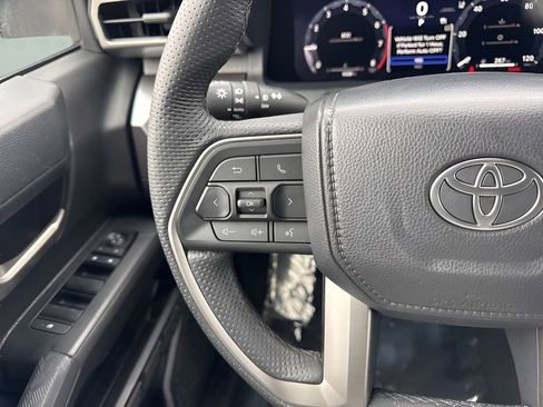 Used 2025 Toyota Tacoma TRD Off-Road image 13