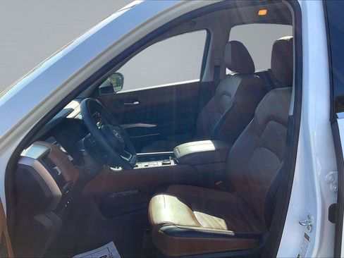 Certified 2024 Nissan Pathfinder Platinum AWD/4WD image 24