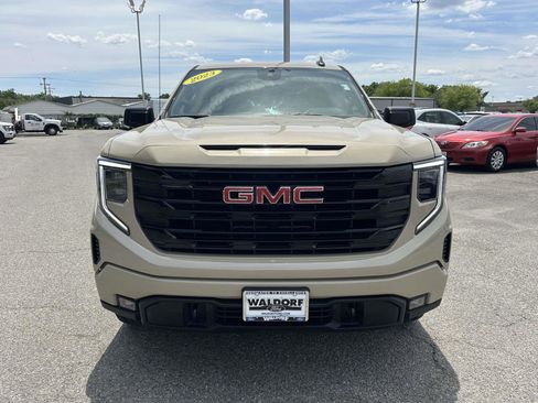 Used 2023 GMC Sierra 1500 Elevation AWD/4WD image 2