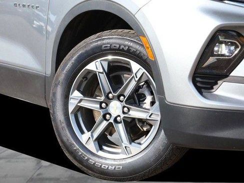 Used 2025 Chevrolet Blazer LT AWD/4WD image 3