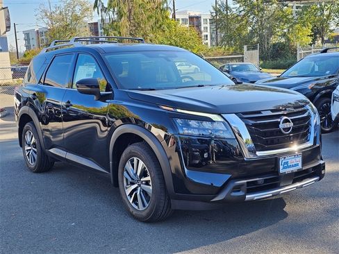 New 2025 Nissan Pathfinder SL w/ Cargo Package image 3