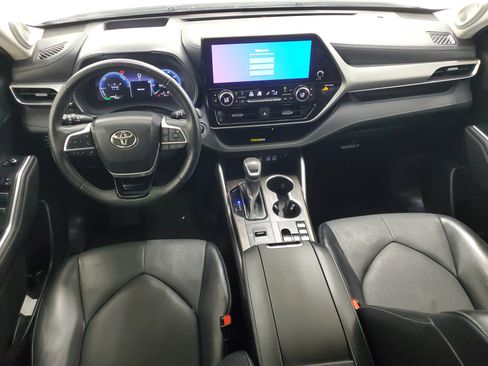Used 2023 Toyota Highlander Platinum AWD/4WD image 16