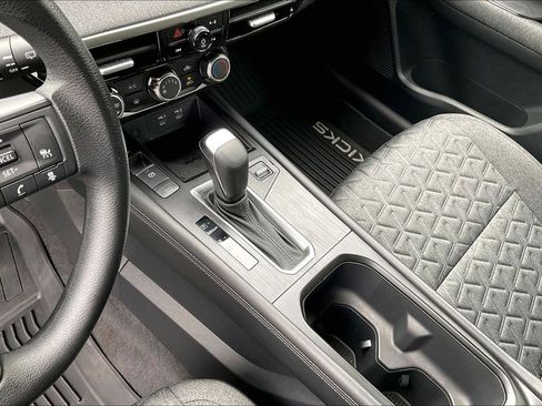 Certified 2025 Nissan Kicks SV AWD/4WD image 18