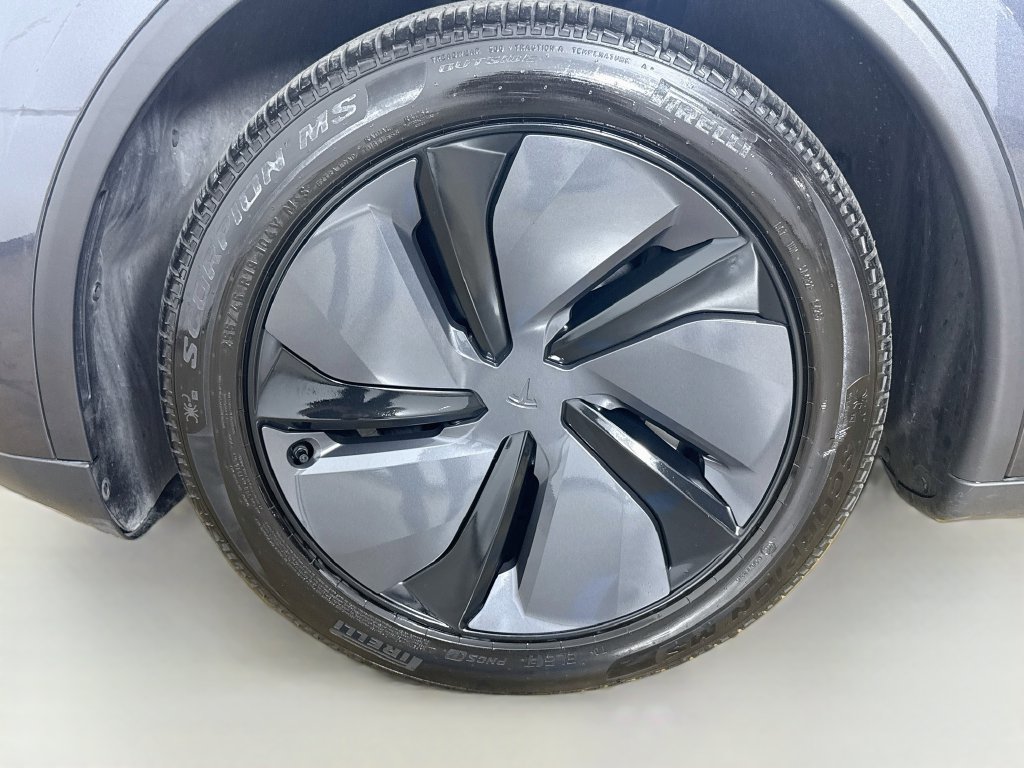 Used 2026 Tesla Model Y AWD image 34