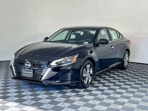 New 2025 Nissan Altima 2.5 S image 5