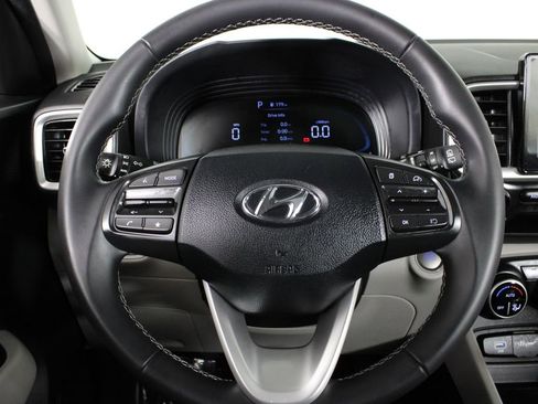 Certified 2024 Hyundai Venue SEL image 24