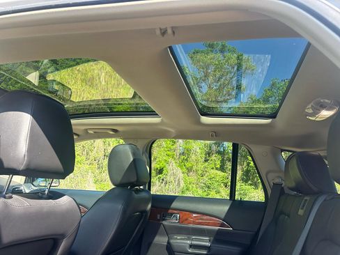Used 2013 Lincoln MKX FWD image 10