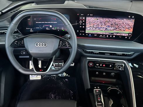 Used 2025 Audi SQ5 Prestige AWD/4WD image 15