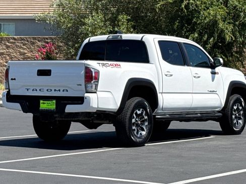 Used 2021 Toyota Tacoma TRD Off-Road w/ Technology Package AWD/4WD image 11