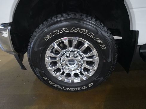 Used 2022 Ford F250 XLT w/ XLT Premium Package AWD/4WD image 26