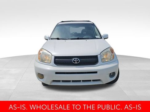 Used 2004 Toyota RAV4 2WD image 3