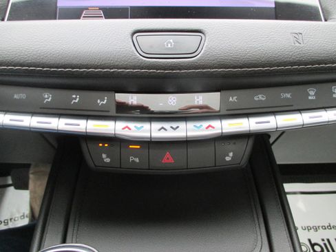 Used 2020 Cadillac XT4 Premium Luxury w/ Cold Weather Package image 23