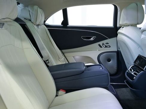 Used 2024 Bentley Flying Spur V8 AWD/4WD image 39