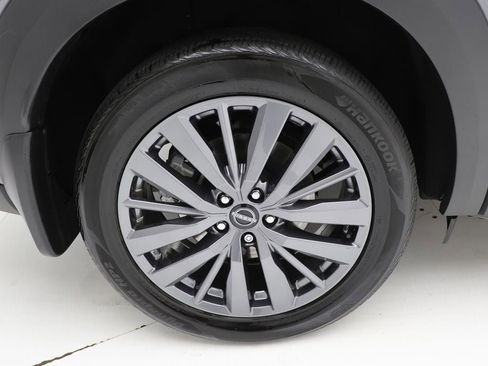 Used 2024 Nissan Pathfinder SL w/ SL Premium Package image 10