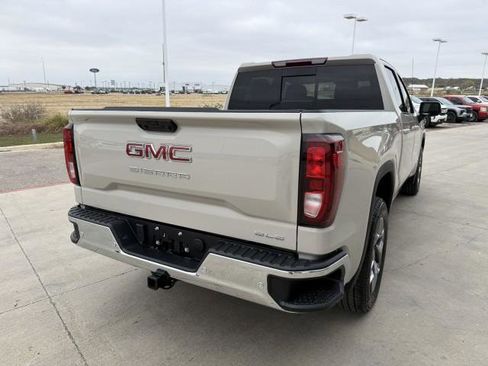 New 2026 GMC Sierra 1500 SLE w/ Preferred Package image 9