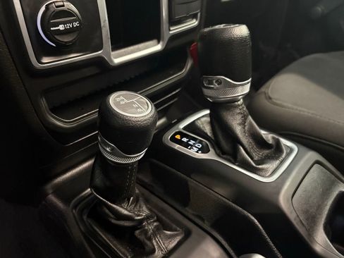 Used 2018 Jeep Wrangler Unlimited Sport AWD/4WD image 15