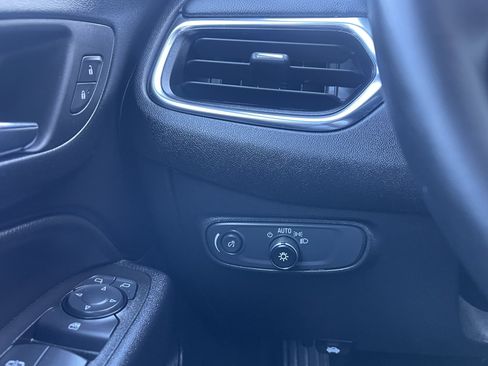 Used 2024 Chevrolet Equinox LT image 41