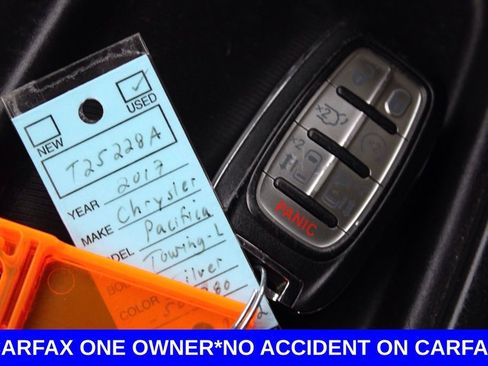 Used 2017 Chrysler Pacifica Touring-L image 35