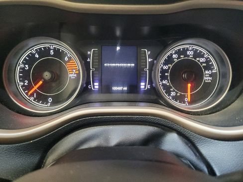 Used 2018 Jeep Cherokee Latitude image 23