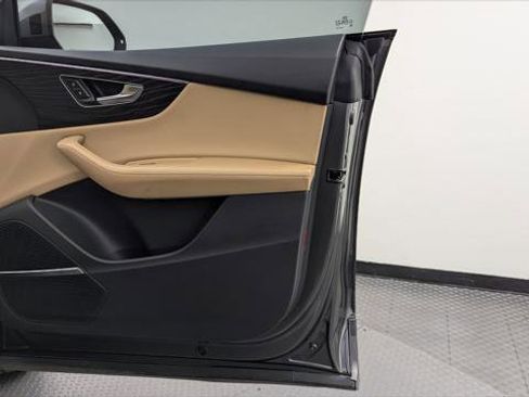 Used 2022 Audi Q8 Premium Plus w/ Premium Plus Package image 23