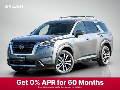 New 2025 Nissan Pathfinder Platinum w/ Cargo Package