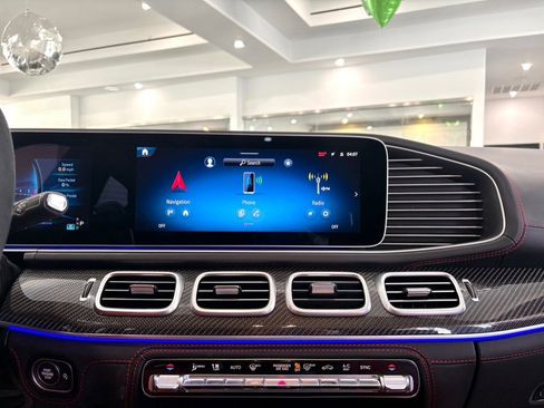 Used 2024 Mercedes-Benz GLE 63 AMG S w/ Driver Assistance Package image 21