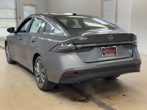 New 2026 Nissan Sentra SL w/ Floor Mat Package FWD image 7