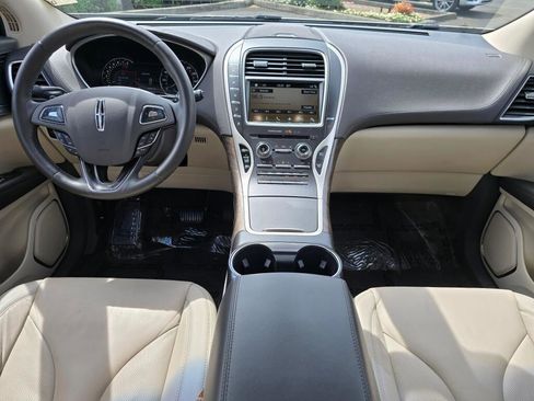 Used 2018 Lincoln MKX Select w/ Select Plus Package AWD/4WD image 17