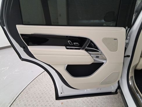 New 2025 Land Rover Range Rover Long Wheelbase SE image 28