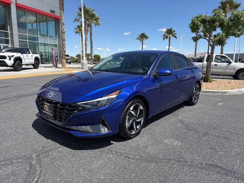 Used 2023 Hyundai Elantra Limited FWD image 2