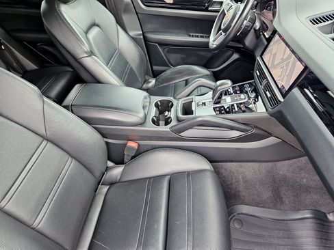 Used 2019 Porsche Cayenne AWD/4WD image 15