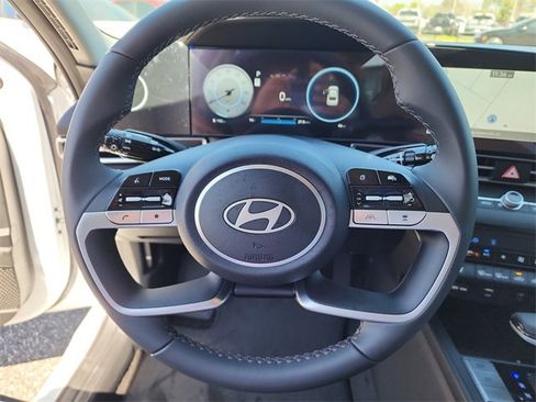 New 2025 Hyundai Elantra SEL image 27